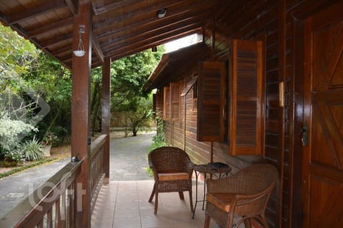 Image 2 - 232006